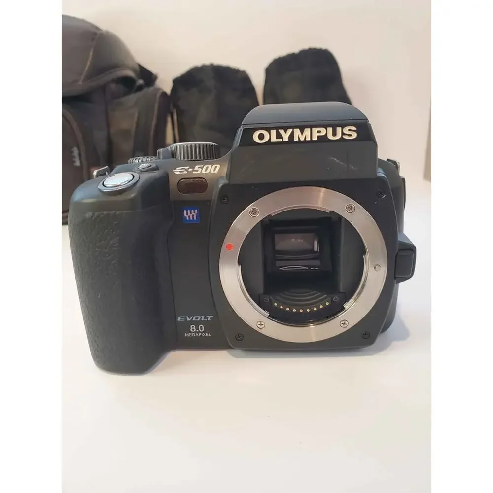 Olympus E-500 DSLR Camera Kit 2 Lenses 3 Batteries Charger Bag Accessories